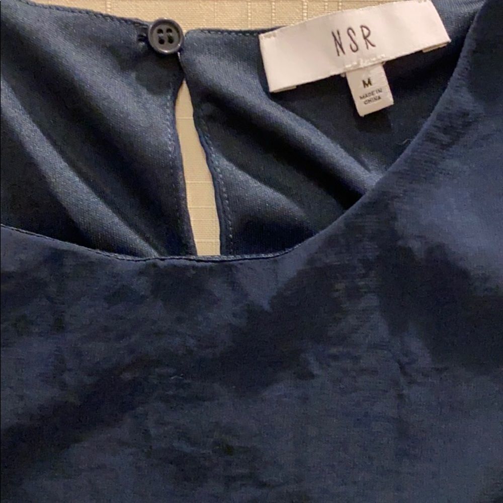 NSR cold shoulder top. Medium - Picture 4 of 4